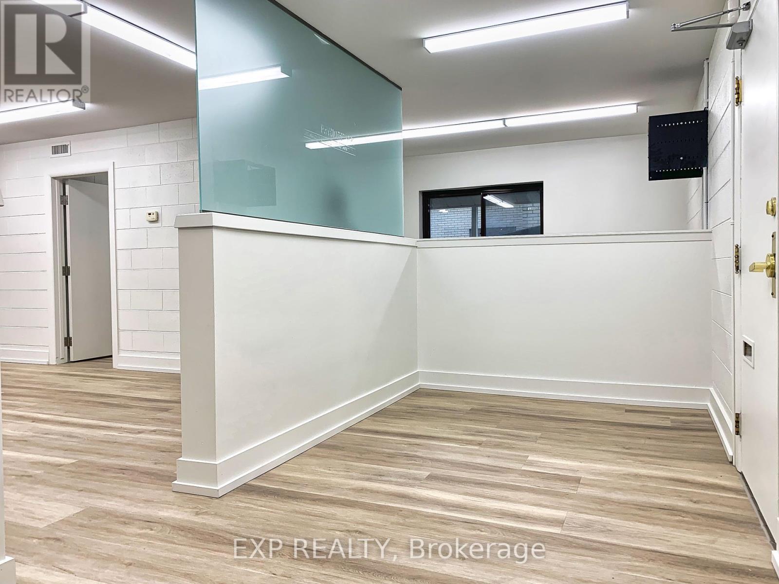 P - 165 Plymouth Road, Welland, Ontario  L3B 3E1 - Photo 5 - X12272222