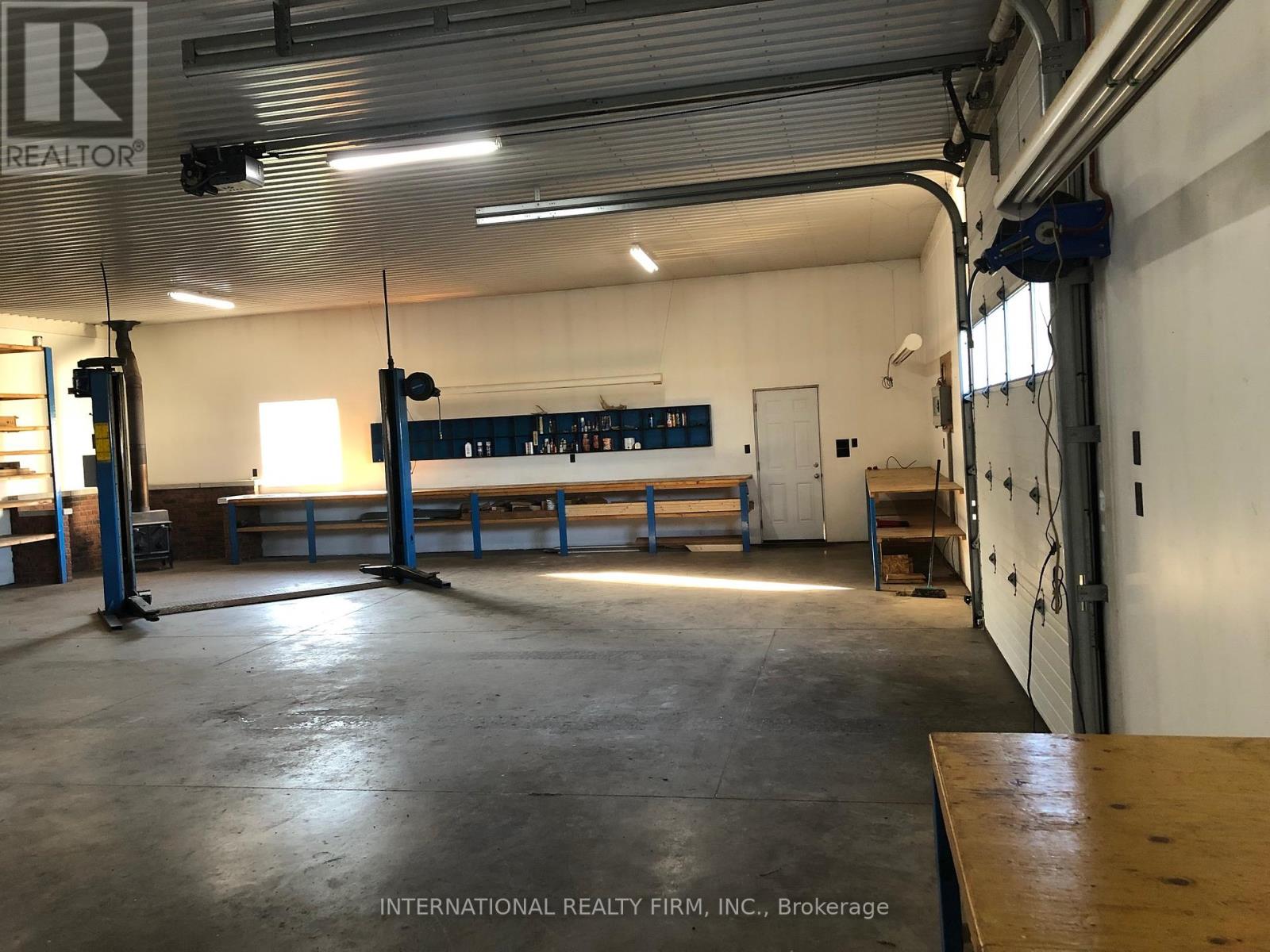 A - 51 Oakes Road S, Grimsby, Ontario  L3M 4A8 - Photo 2 - X12272327