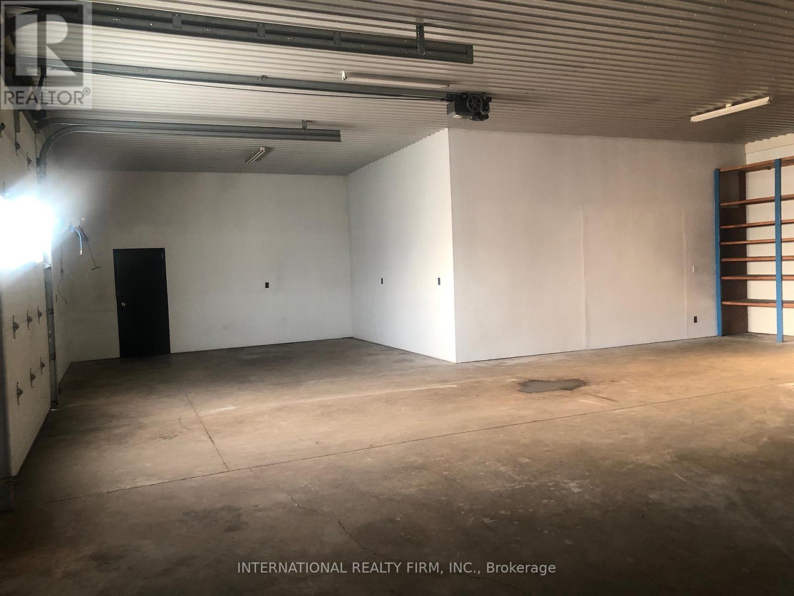 A - 51 Oakes Road S, Grimsby, Ontario  L3M 4A8 - Photo 4 - X12272327