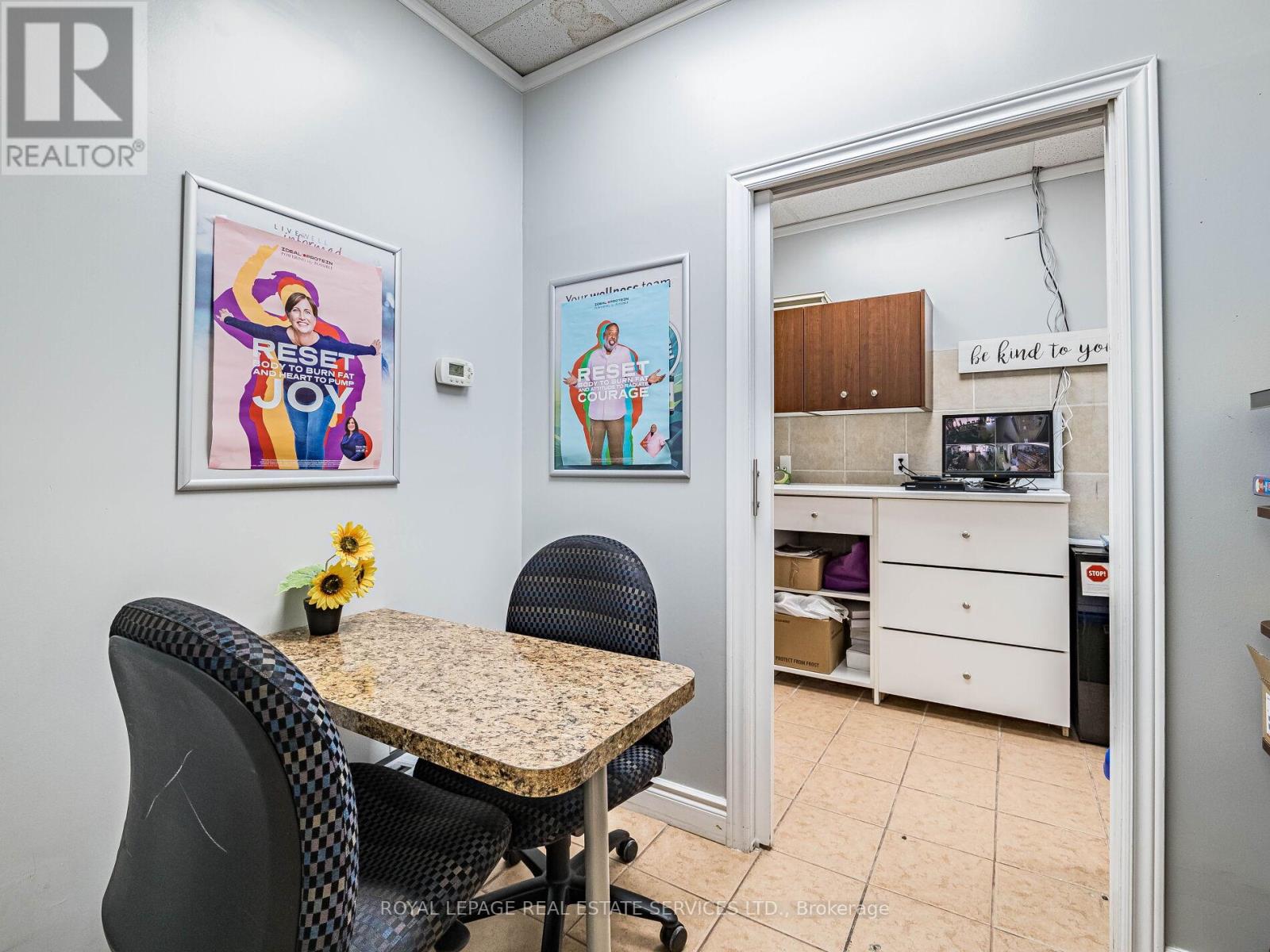 4 - 287 Dundas Street E, Hamilton (Waterdown), Ontario  L0R 2H6 - Photo 18 - X12272407