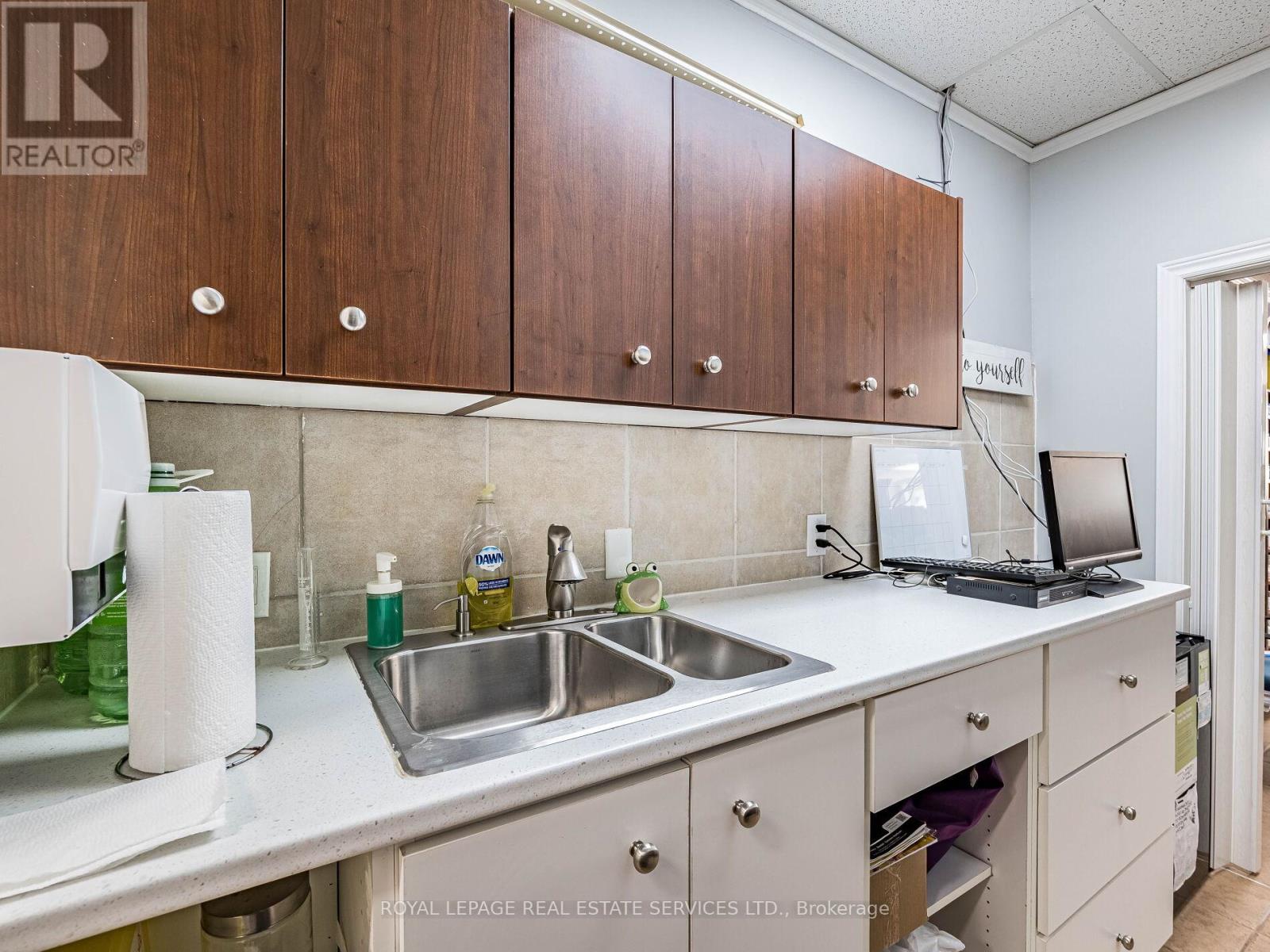 4 - 287 Dundas Street E, Hamilton (Waterdown), Ontario  L0R 2H6 - Photo 19 - X12272407