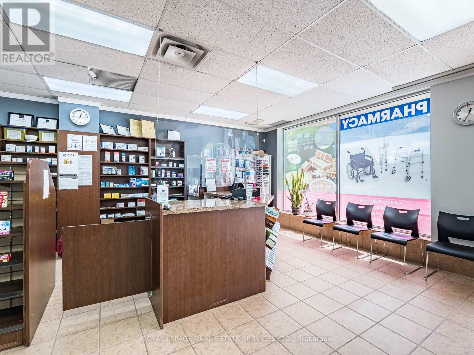 4 - 287 Dundas Street E, Hamilton (Waterdown), Ontario  L0R 2H6 - Photo 5 - X12272407
