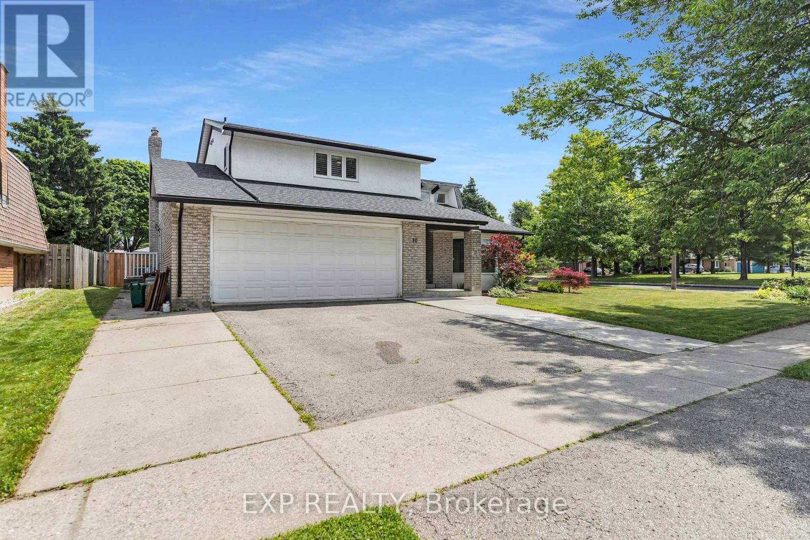 Property at 30 BLUE SPRUCE COURT image 2