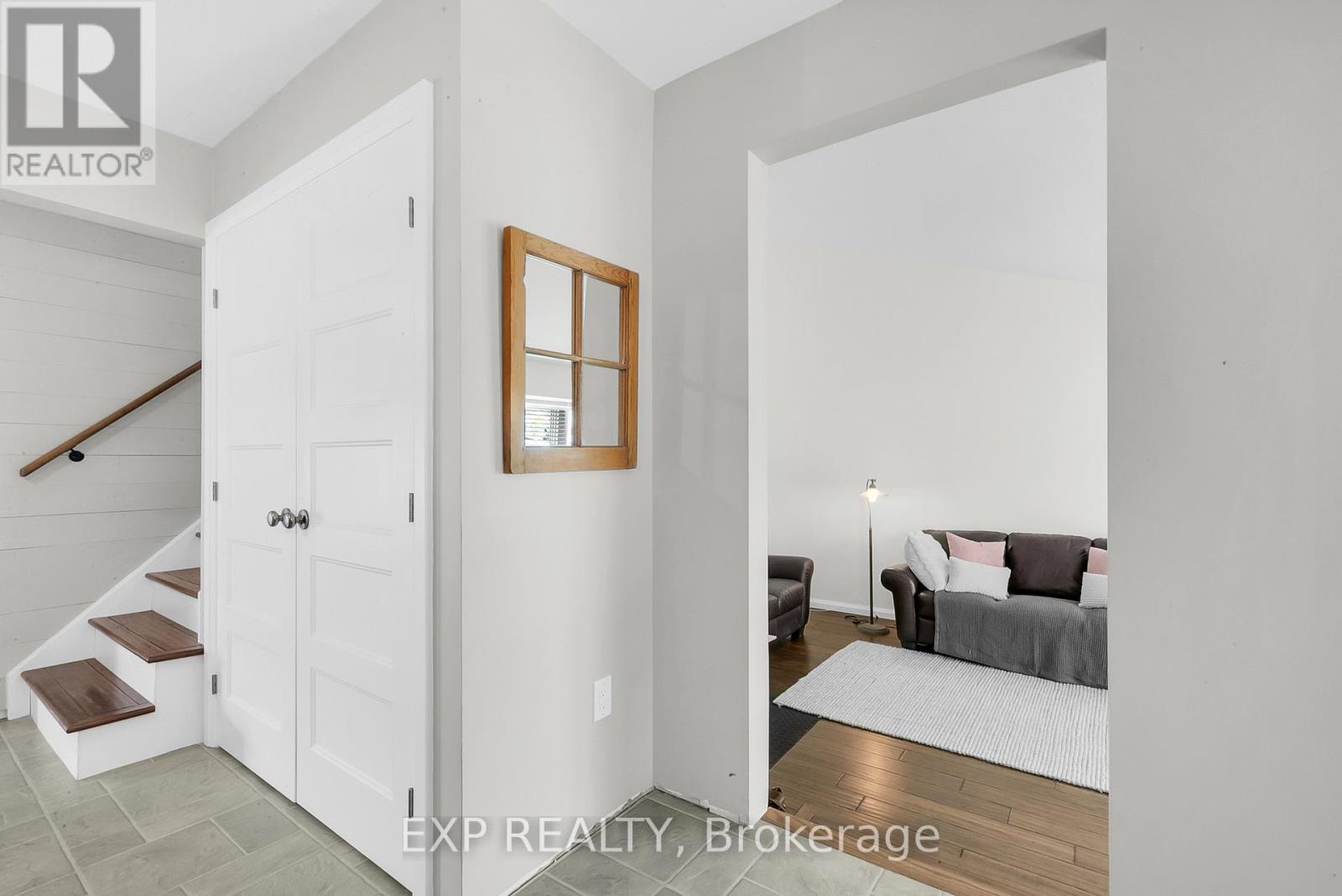 Property at 30 BLUE SPRUCE COURT image 5