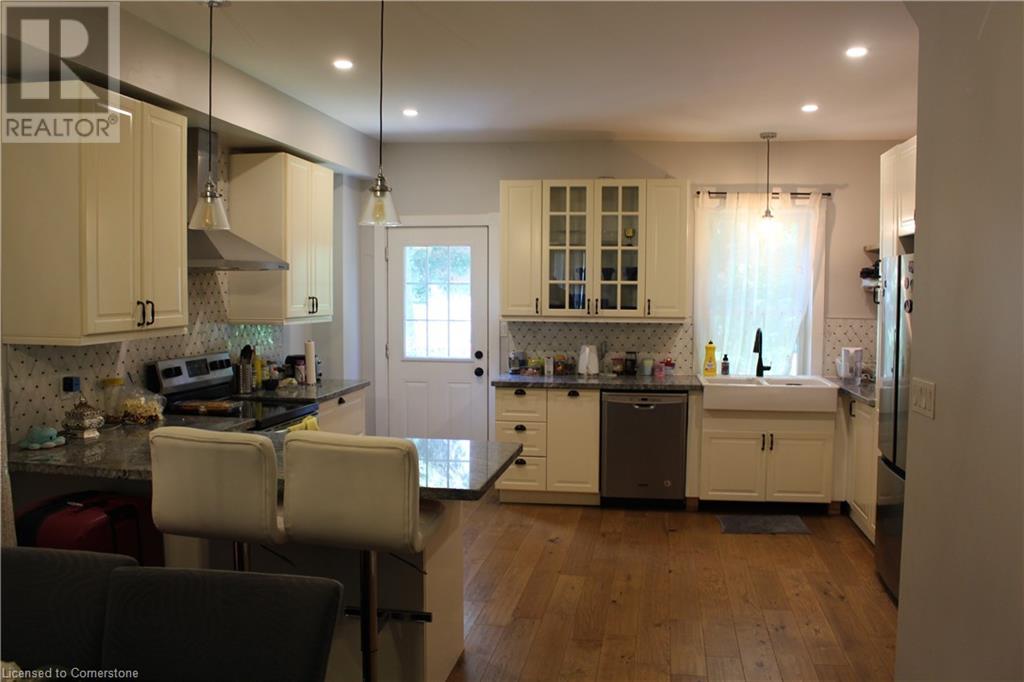 Property at 22 BURLINGTON Street E image 2