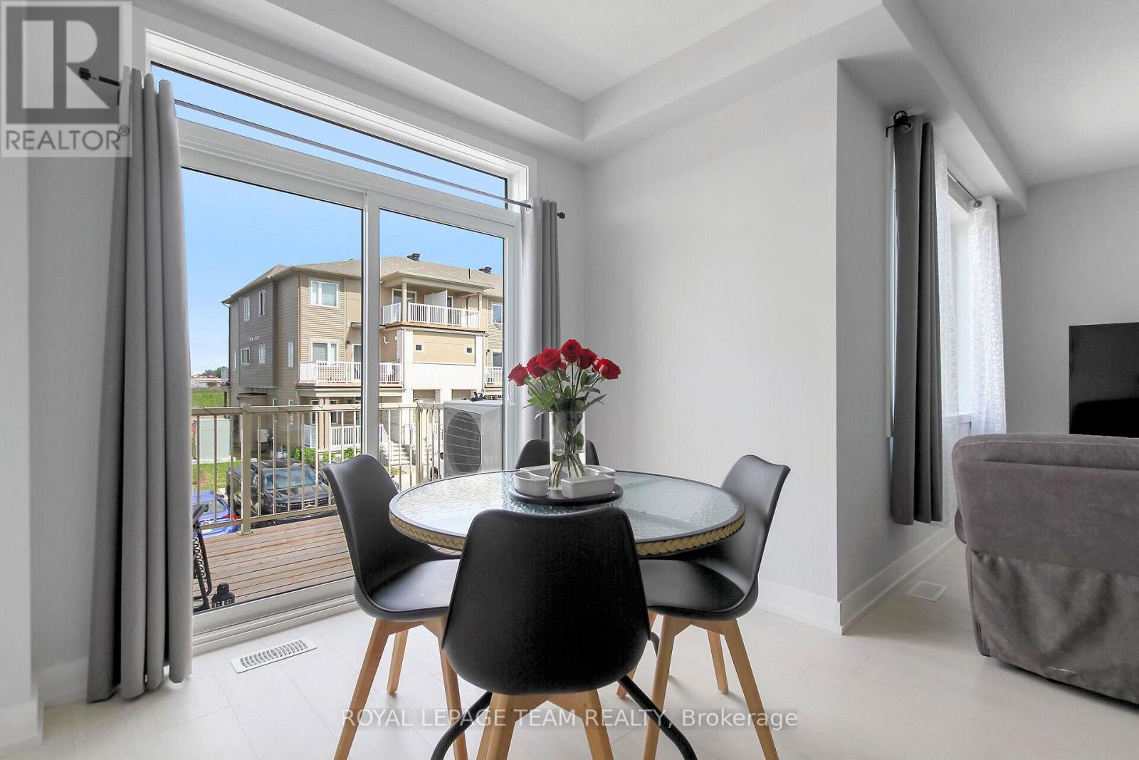 Property at 708 CHROMITE PRIVATE image 4