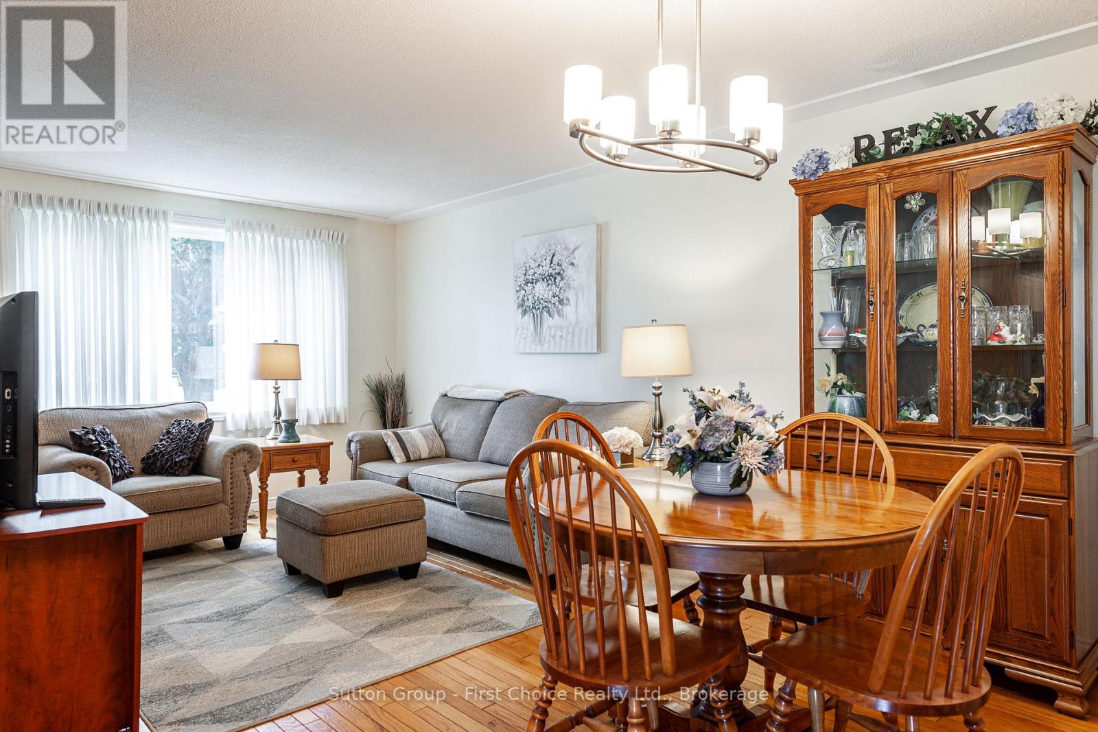 43 Wooton Court, Stratford, Ontario N4Z 1B9 - Photo 12 - X12272717