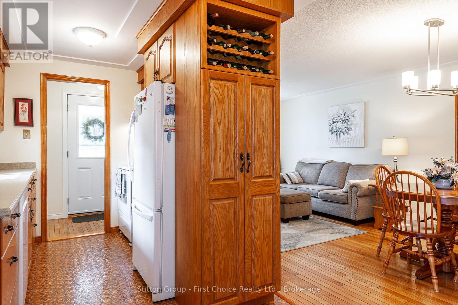 43 Wooton Court, Stratford, Ontario N4Z 1B9 - Photo 14 - X12272717