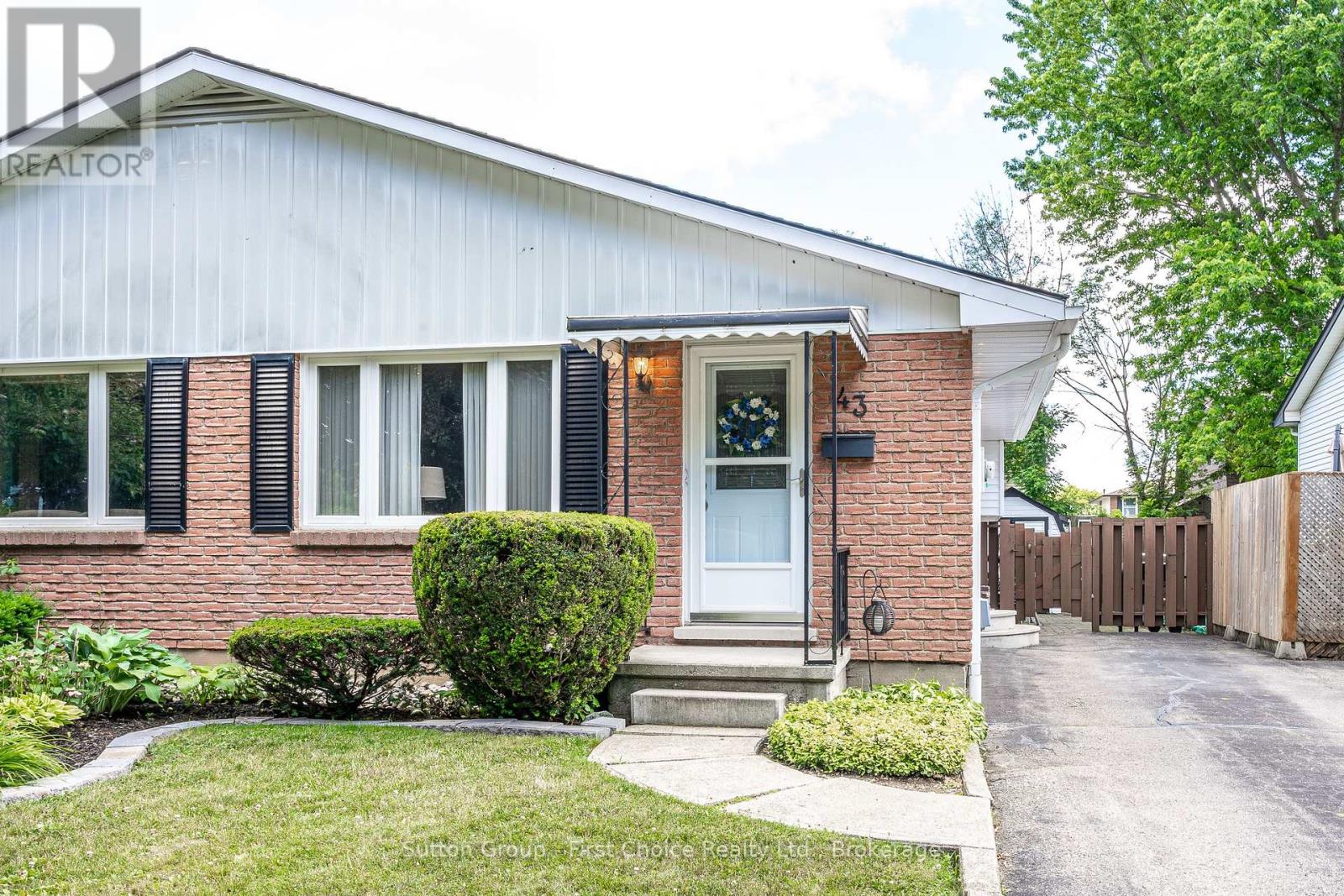 Property at 43 WOOTON COURT image 2