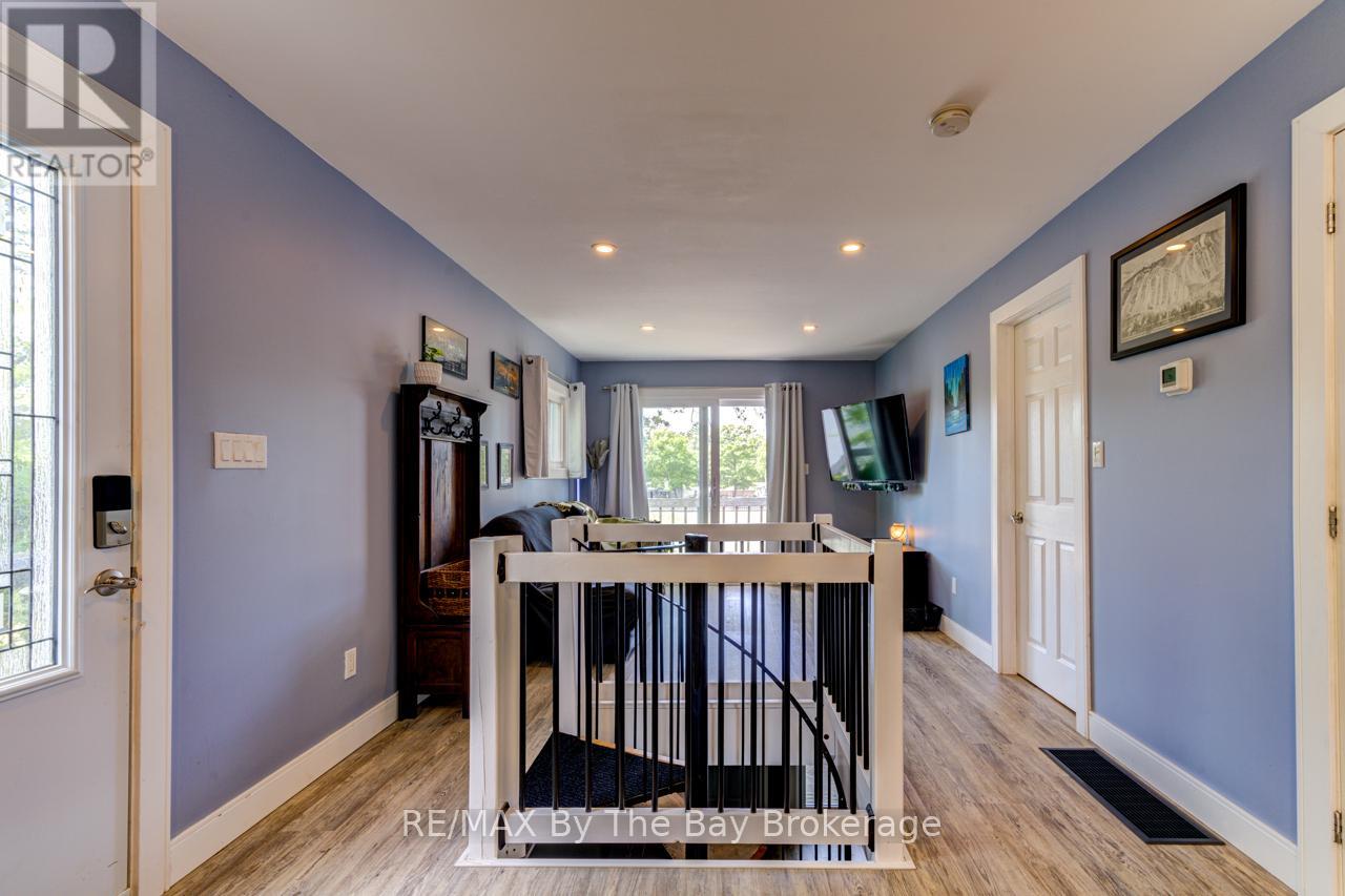 1250 River Road W, Wasaga Beach, Ontario  L9Z 2W6 - Photo 8 - S12226887