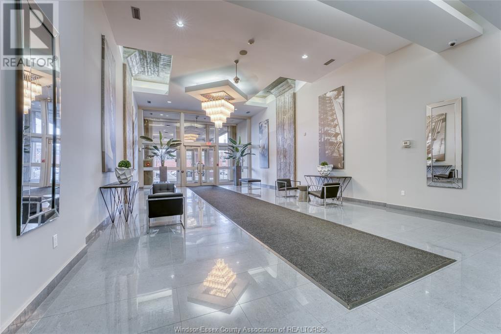 Property at 2175 WYANDOTTE STREET East Unit# 107 image 4