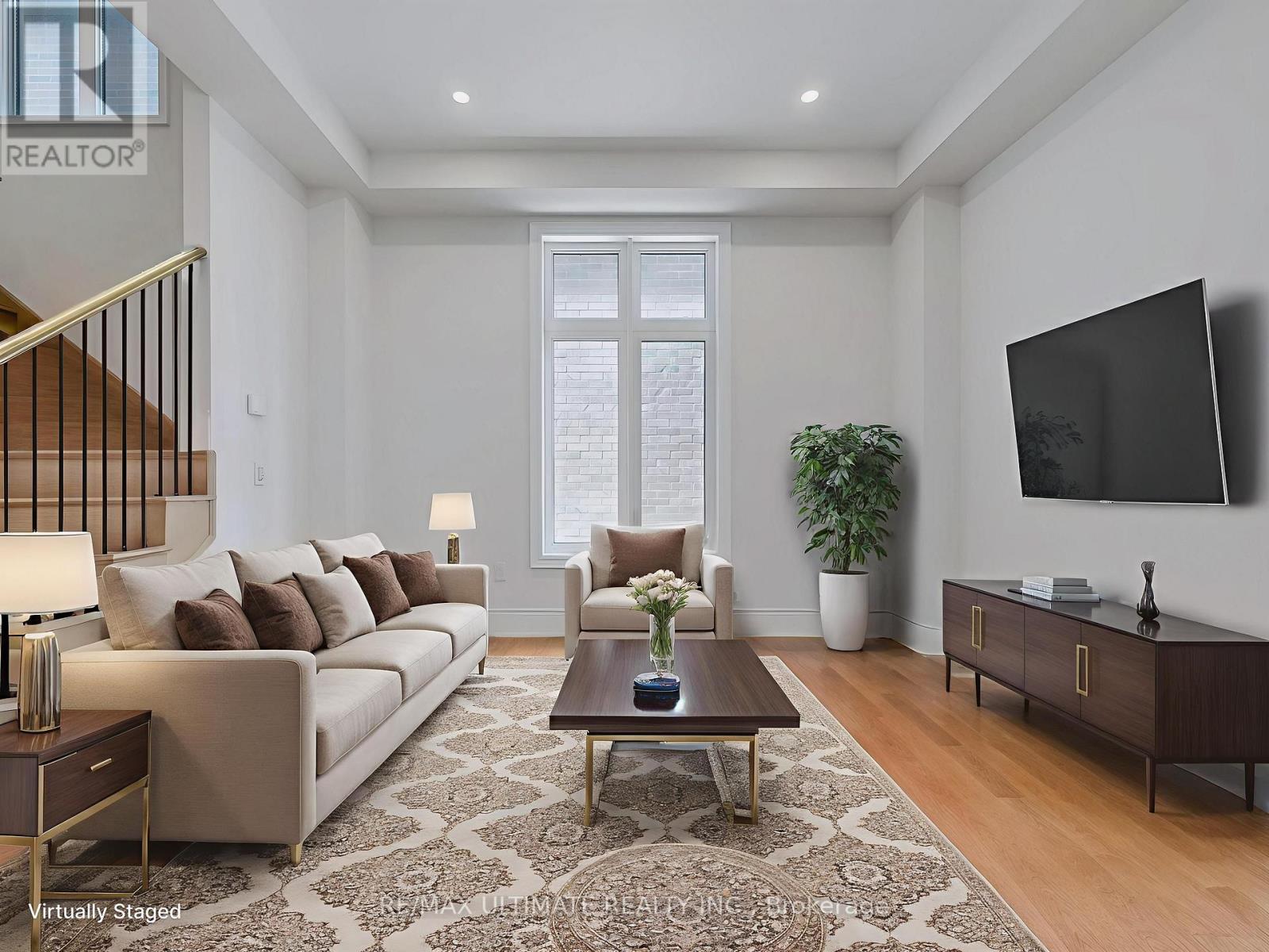 Property at 156 WINTHROP CRESCENT image 3