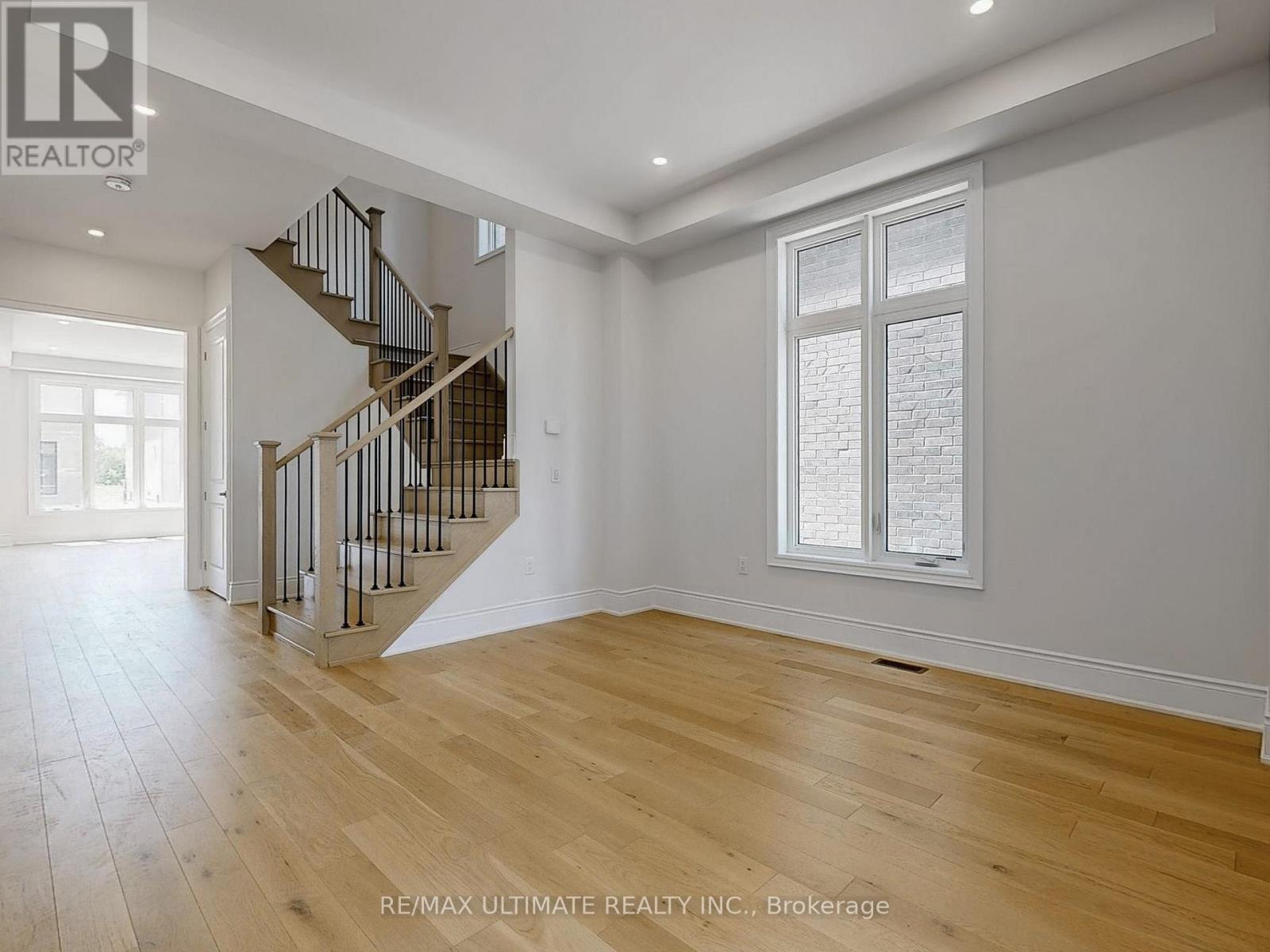 Property at 156 WINTHROP CRESCENT image 2