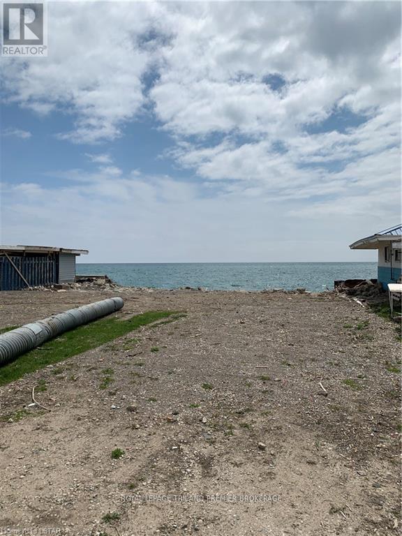18094 Erie Shore Drive, Chatham-Kent (Erieau), Ontario  N0P 1A0 - Photo 2 - X12272878
