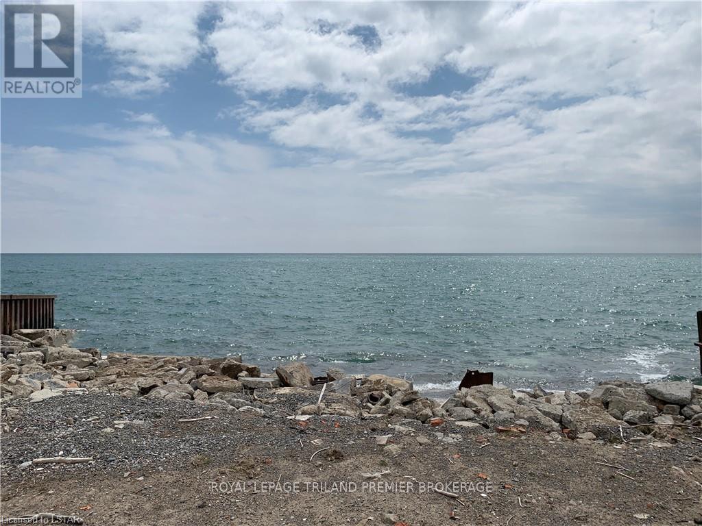 18094 Erie Shore Drive, Chatham-Kent (Erieau), Ontario  N0P 1A0 - Photo 4 - X12272878