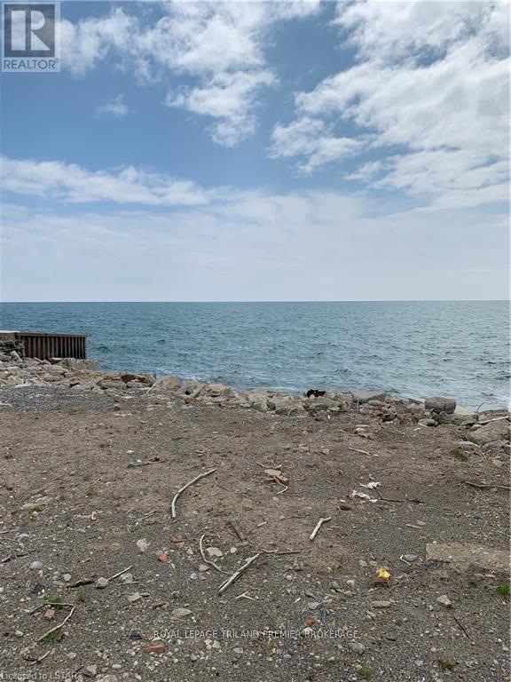 18094 Erie Shore Drive, Chatham-Kent (Erieau), Ontario  N0P 1A0 - Photo 5 - X12272878