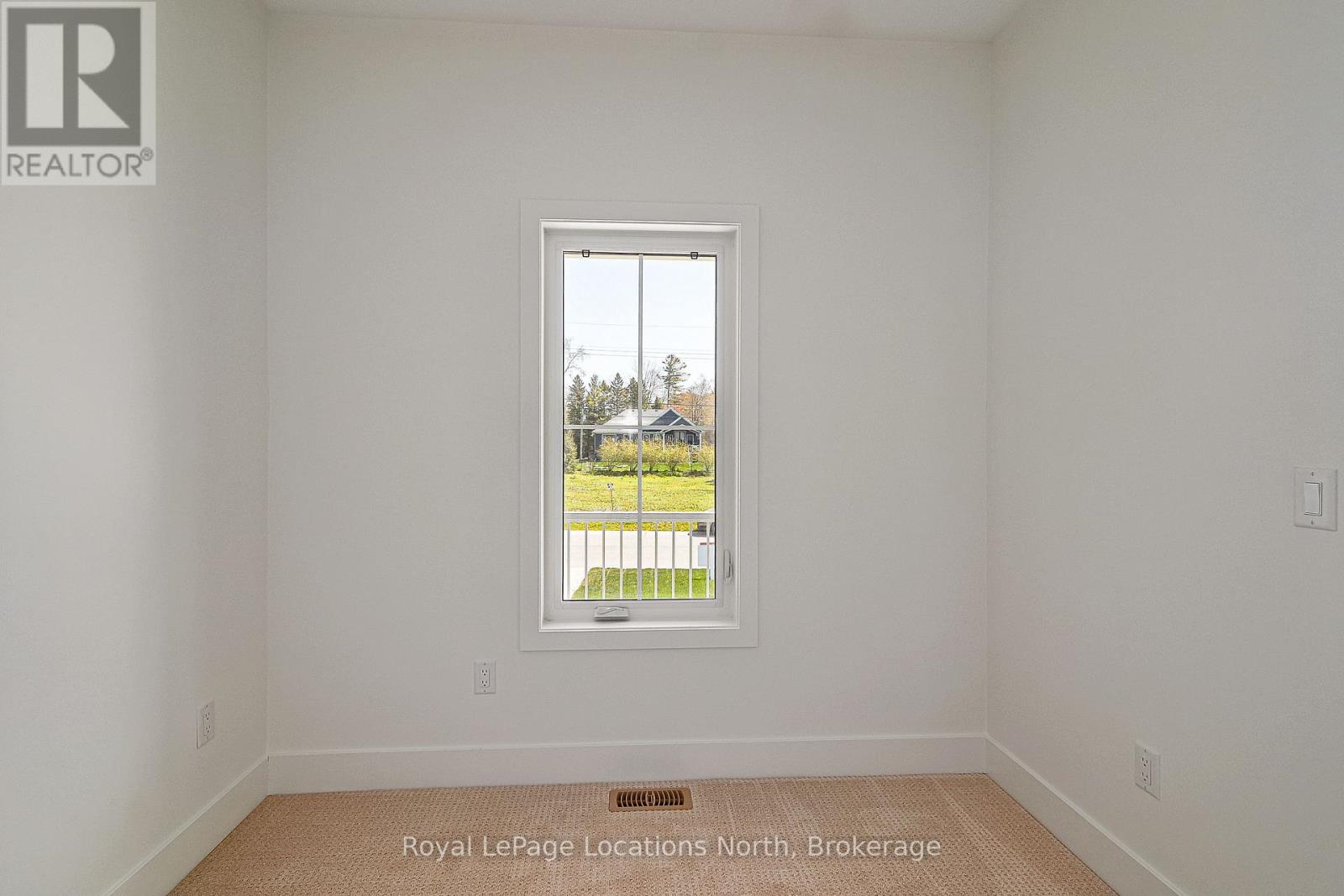 64 52nd Street S, Wasaga Beach, Ontario  L9Z 1W8 - Photo 10 - S12272991