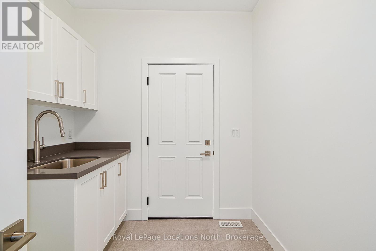 64 52nd Street S, Wasaga Beach, Ontario  L9Z 1W8 - Photo 12 - S12272991