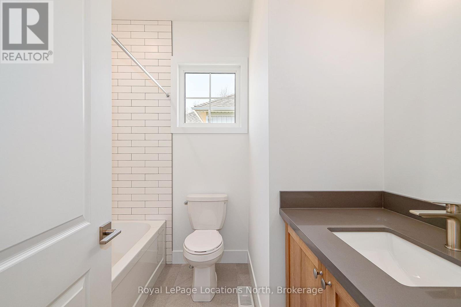 64 52nd Street S, Wasaga Beach, Ontario  L9Z 1W8 - Photo 13 - S12272991