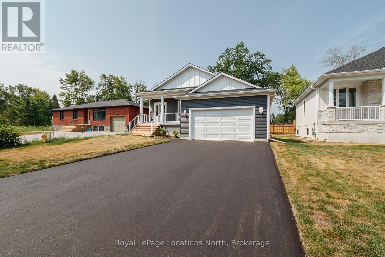 64 52nd Street S, Wasaga Beach, Ontario  L9Z 1W8 - Photo 3 - S12272991