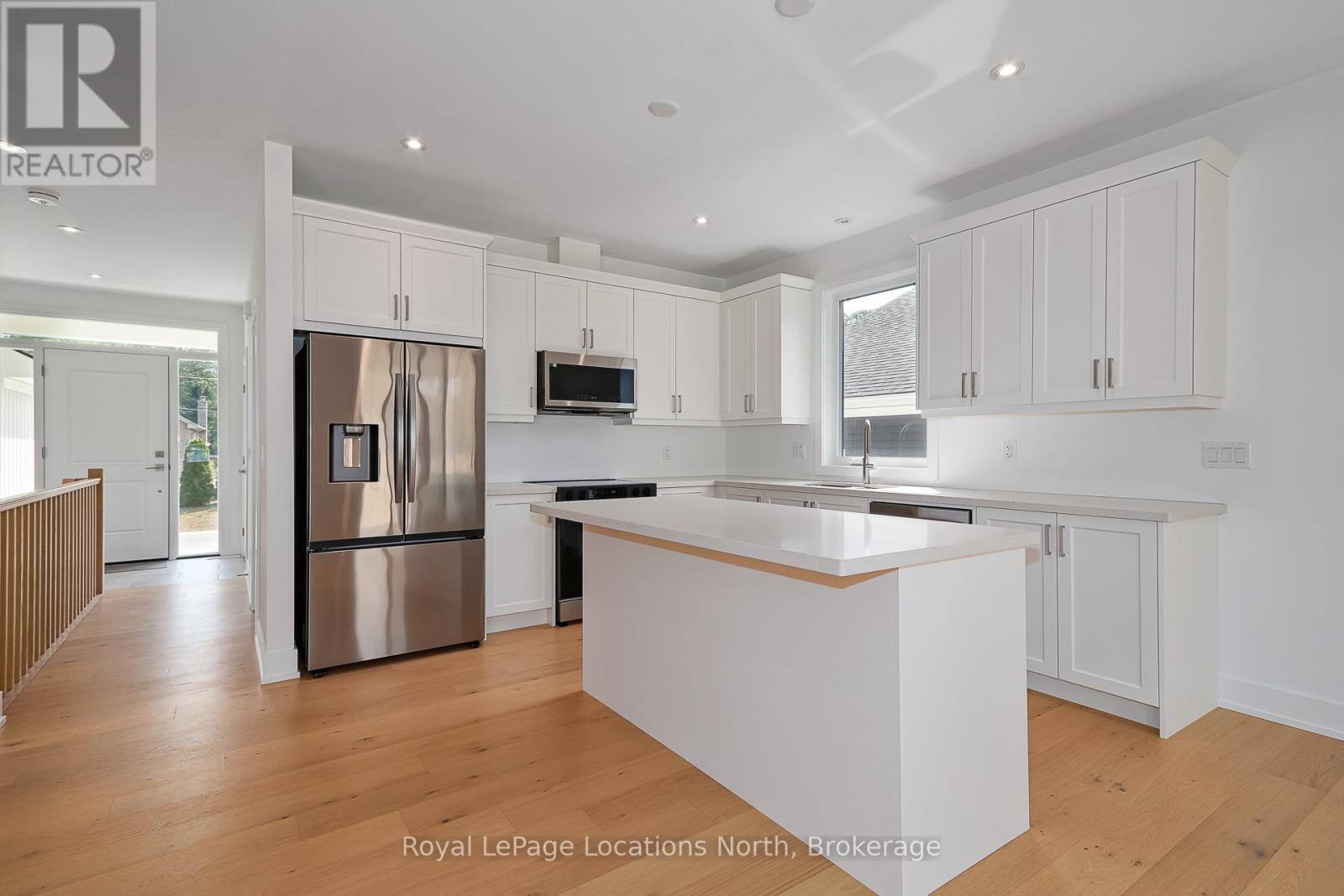 60 52nd Street S, Wasaga Beach, Ontario  L0M 1P0 - Photo 10 - S12272994