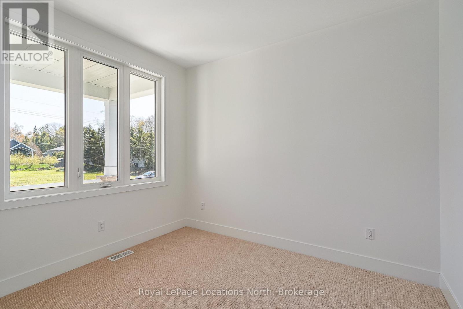 60 52nd Street S, Wasaga Beach, Ontario  L0M 1P0 - Photo 17 - S12272994