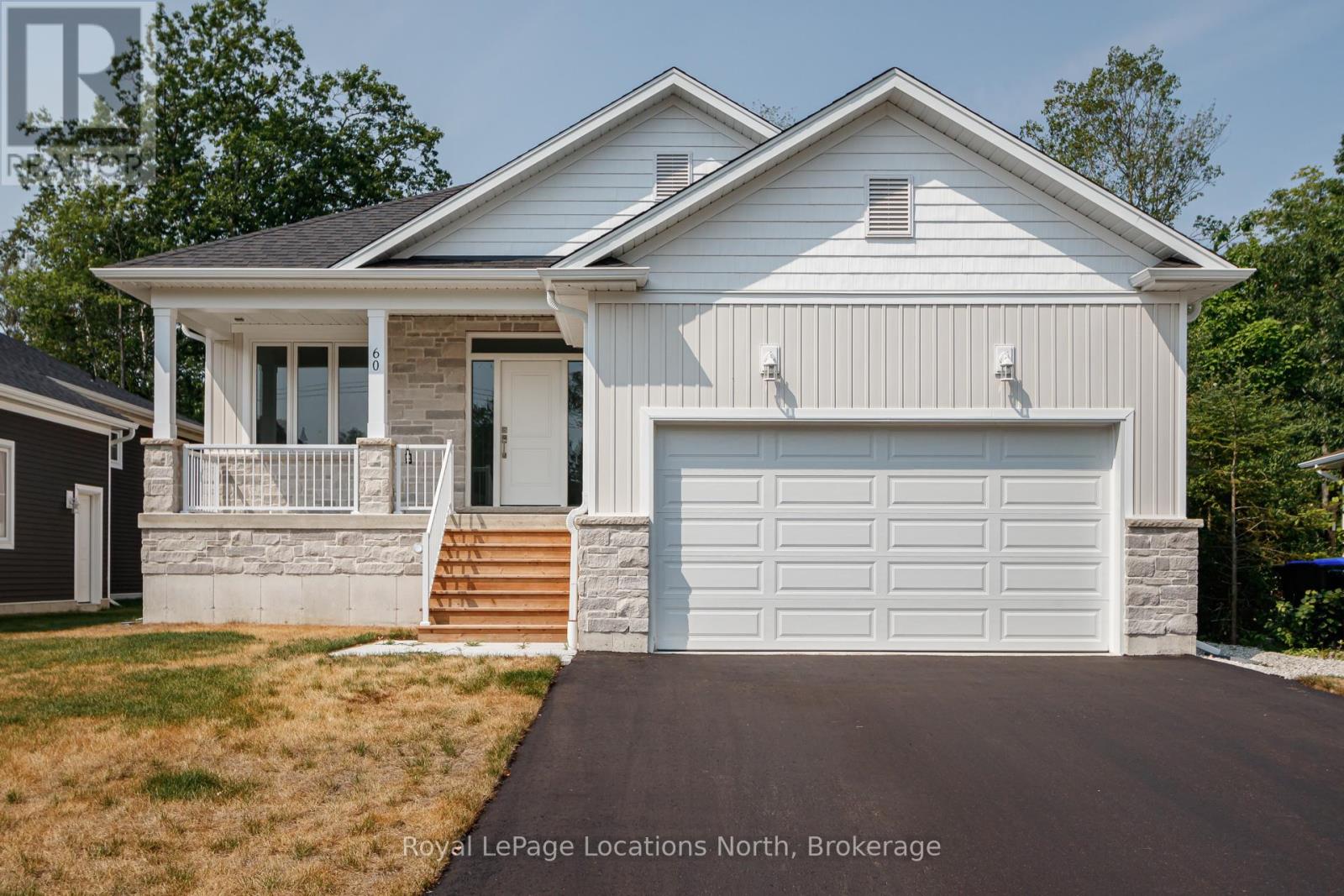 60 52nd Street S, Wasaga Beach, Ontario  L0M 1P0 - Photo 2 - S12272994