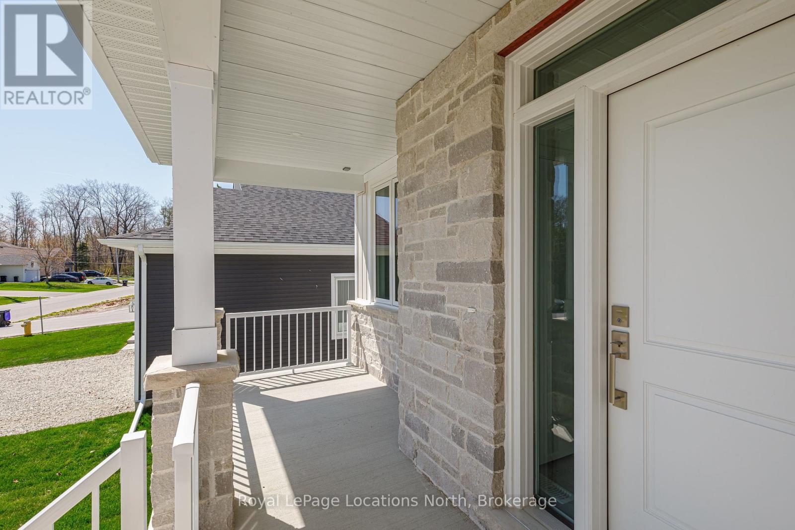 60 52nd Street S, Wasaga Beach, Ontario  L0M 1P0 - Photo 5 - S12272994