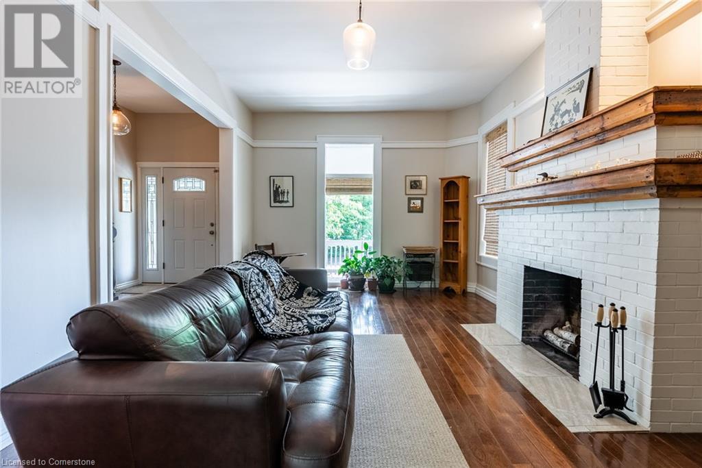 Property at 954 BEACH Boulevard image 4