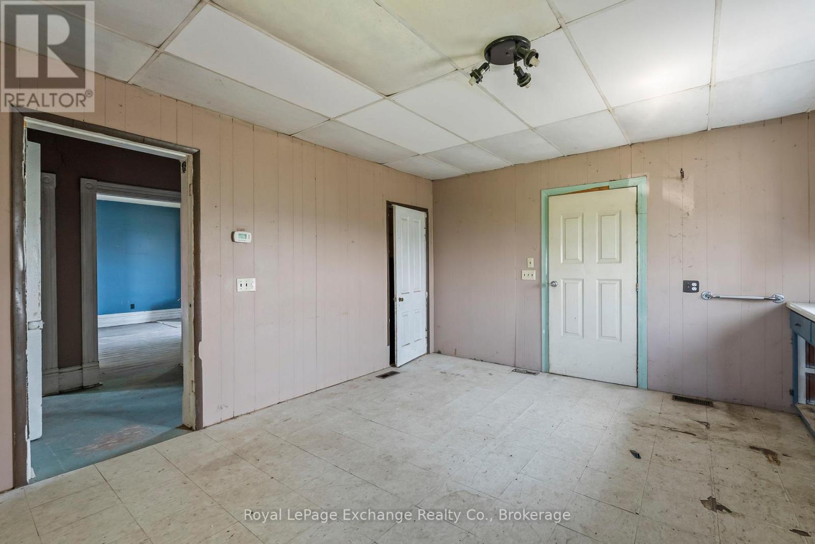 728 North Line, Kincardine, Ontario  N2Z 2X4 - Photo 11 - X12272874