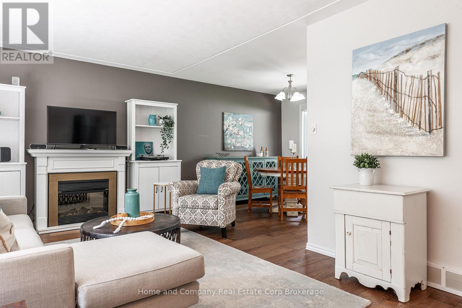Property at 16 FEICK CRESCENT image 2
