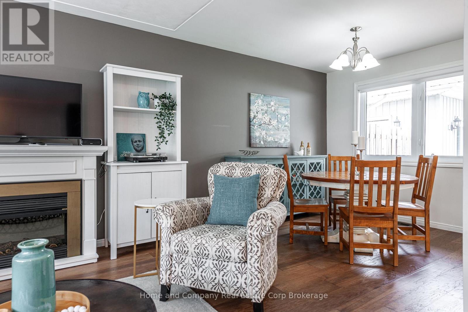 Property at 16 FEICK CRESCENT image 5