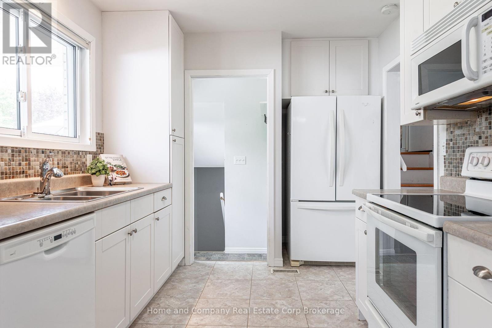 16 Feick Crescent, Stratford, Ontario  N5A 5X2 - Photo 7 - X12272989