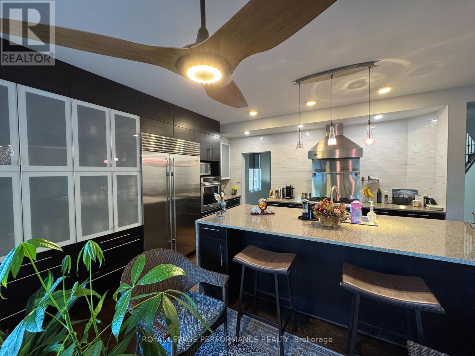 Property at 164 COPPERWOOD STREET image 2