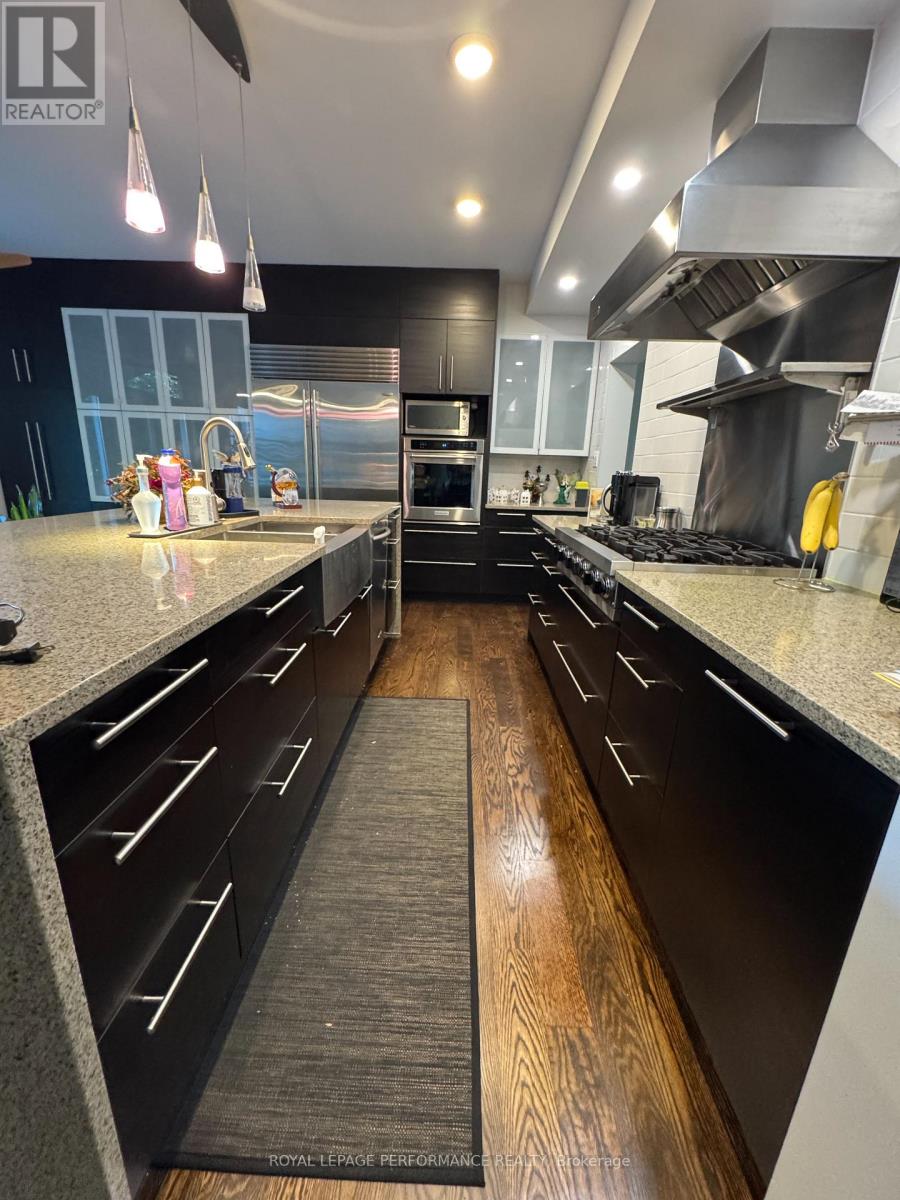 Property at 164 COPPERWOOD STREET image 3