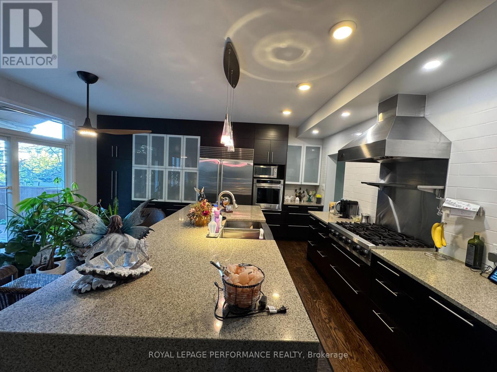Property at 164 COPPERWOOD STREET image 5