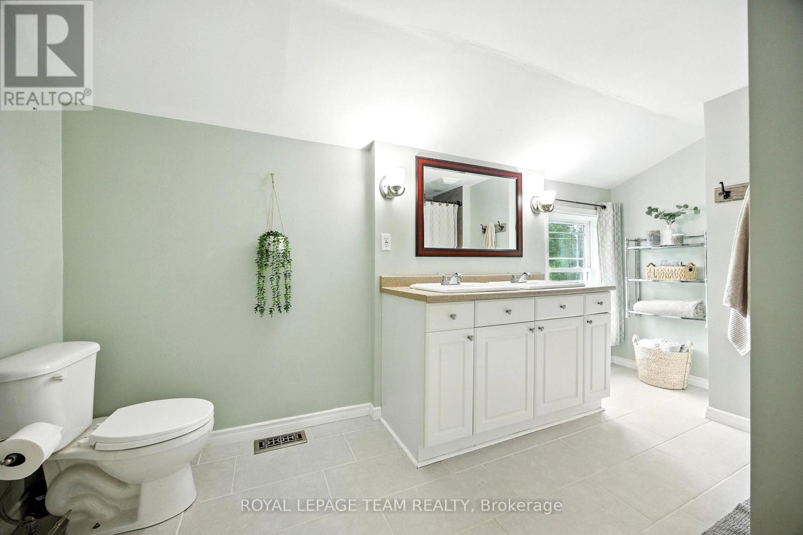 15 Main Street, Merrickville-Wolford, Ontario  K0G 1G0 - Photo 23 - X12272892