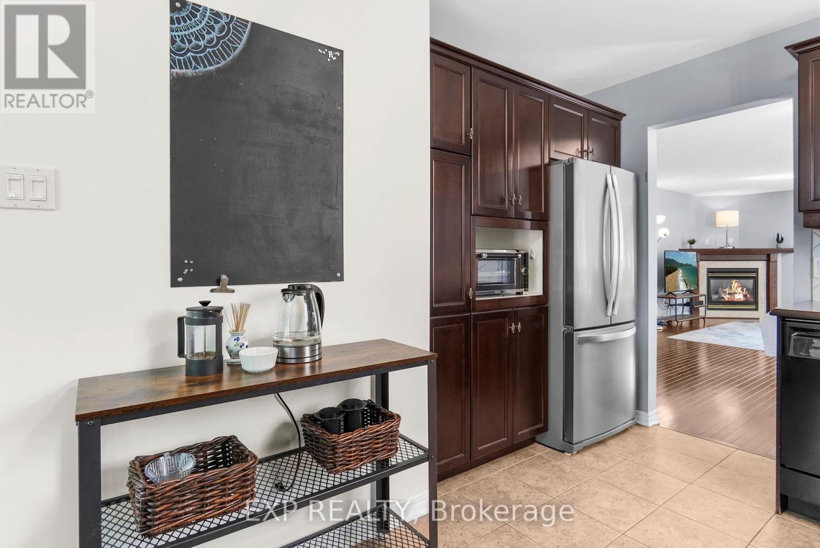 Property at 114 ECHOWOODS AVENUE image 5