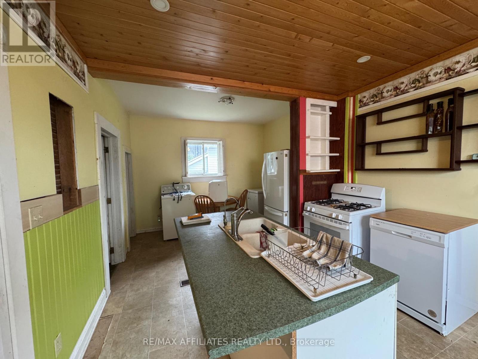 12 Helen Street, Smiths Falls, Ontario  K7A 2M3 - Photo 10 - X12272940