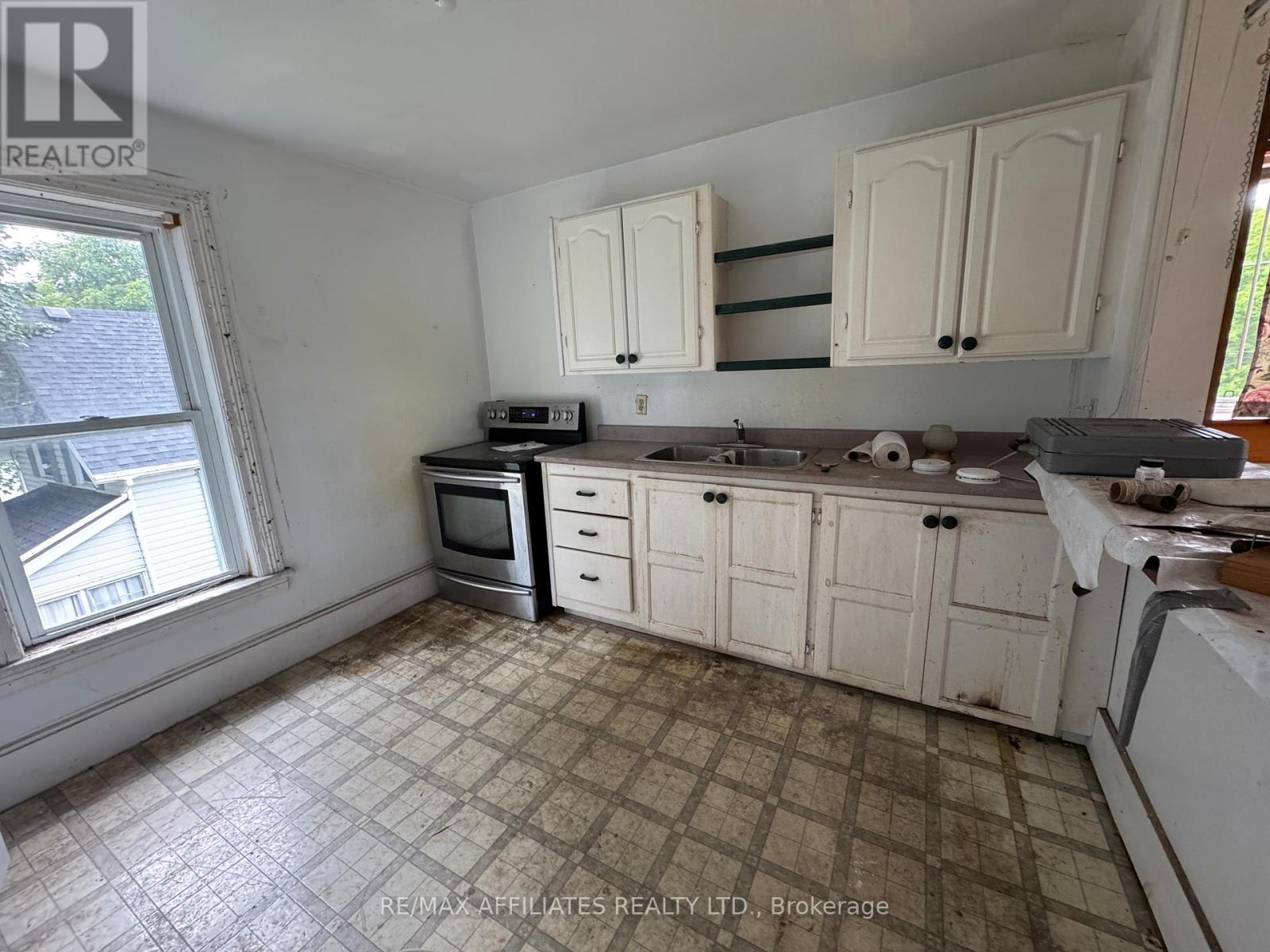 12 Helen Street, Smiths Falls, Ontario  K7A 2M3 - Photo 16 - X12272940