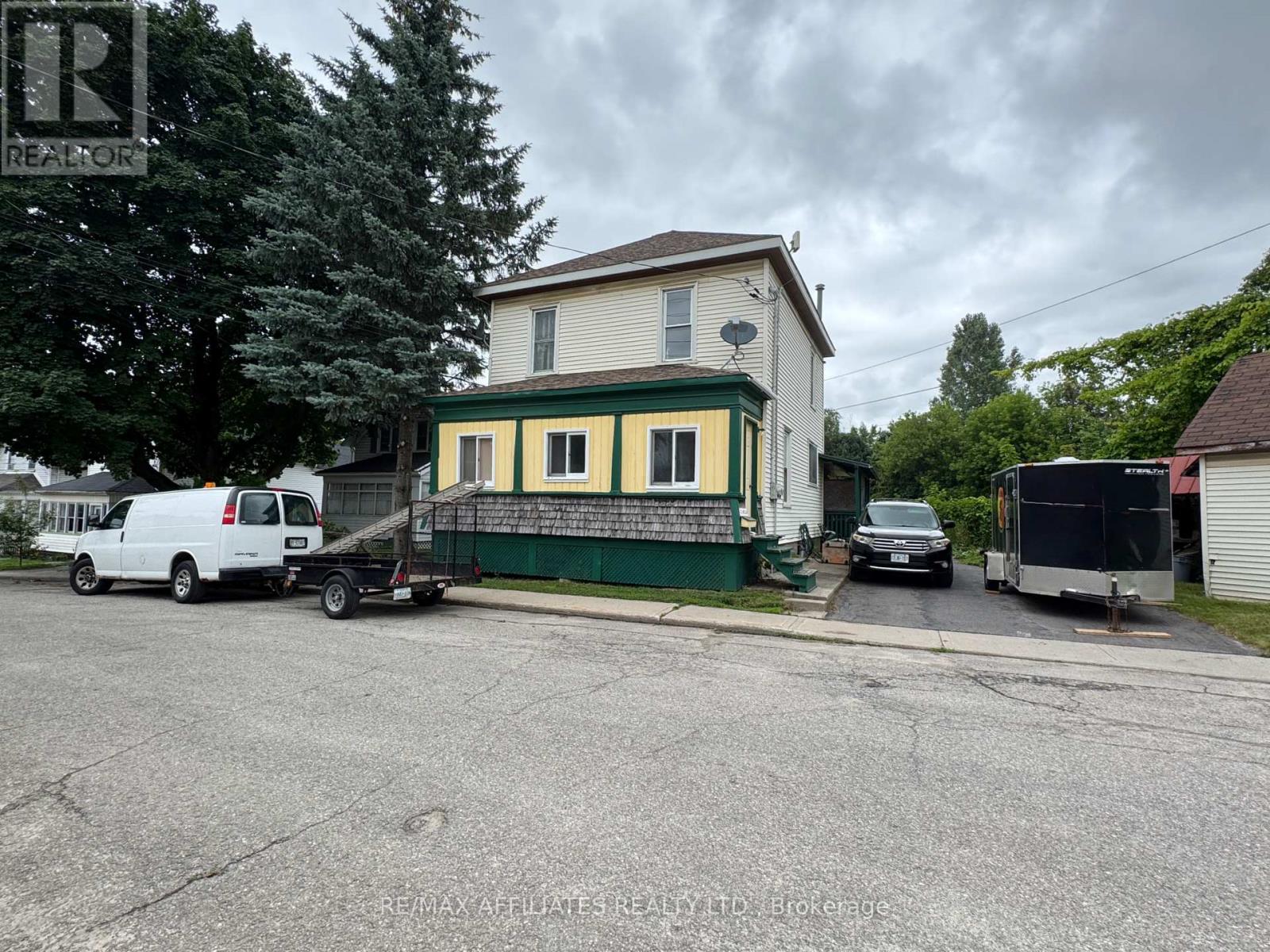 12 Helen Street, Smiths Falls, Ontario  K7A 2M3 - Photo 4 - X12272940