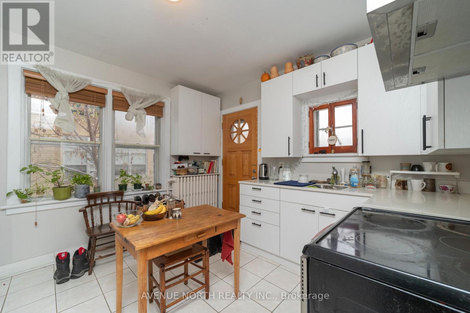 40 Vaughan Street, Ottawa, Ontario  K1M 1X1 - Photo 10 - X12272941
