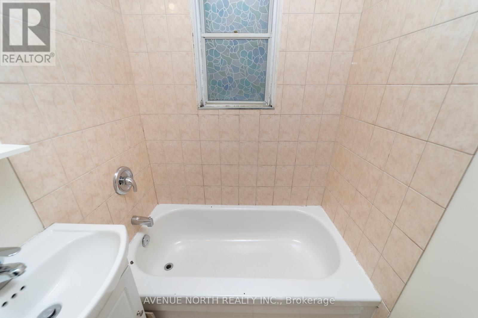 40 Vaughan Street, Ottawa, Ontario  K1M 1X1 - Photo 42 - X12272941
