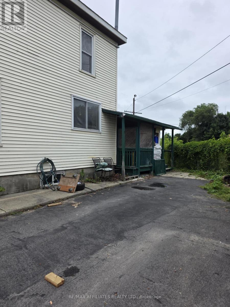 12 Helen Street, Smiths Falls, Ontario  K7A 2M3 - Photo 10 - X12272943