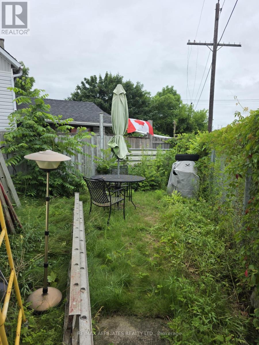 12 Helen Street, Smiths Falls, Ontario  K7A 2M3 - Photo 12 - X12272943