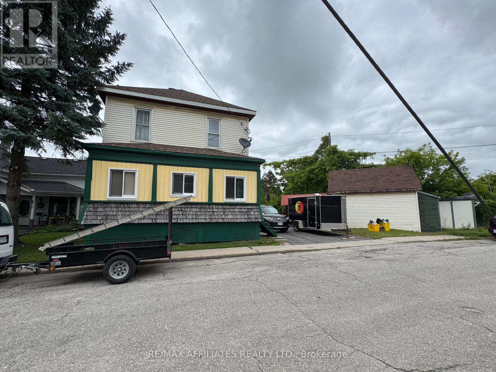 12 Helen Street, Smiths Falls, Ontario  K7A 2M3 - Photo 3 - X12272943
