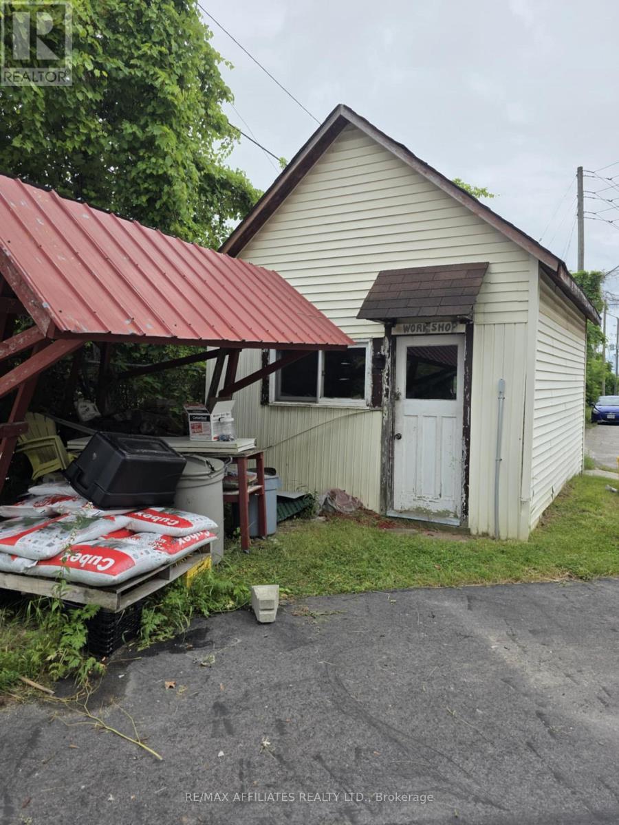 12 Helen Street, Smiths Falls, Ontario  K7A 2M3 - Photo 9 - X12272943