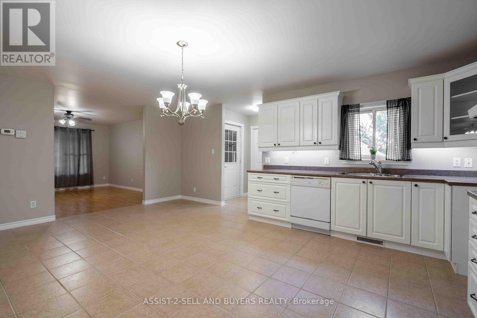 18267 Samuel Drive S, South Glengarry, Ontario  K6H 7J1 - Photo 25 - X12186255