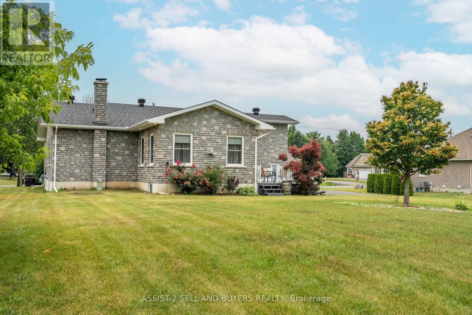 18267 Samuel Drive S, South Glengarry, Ontario  K6H 7J1 - Photo 49 - X12186255