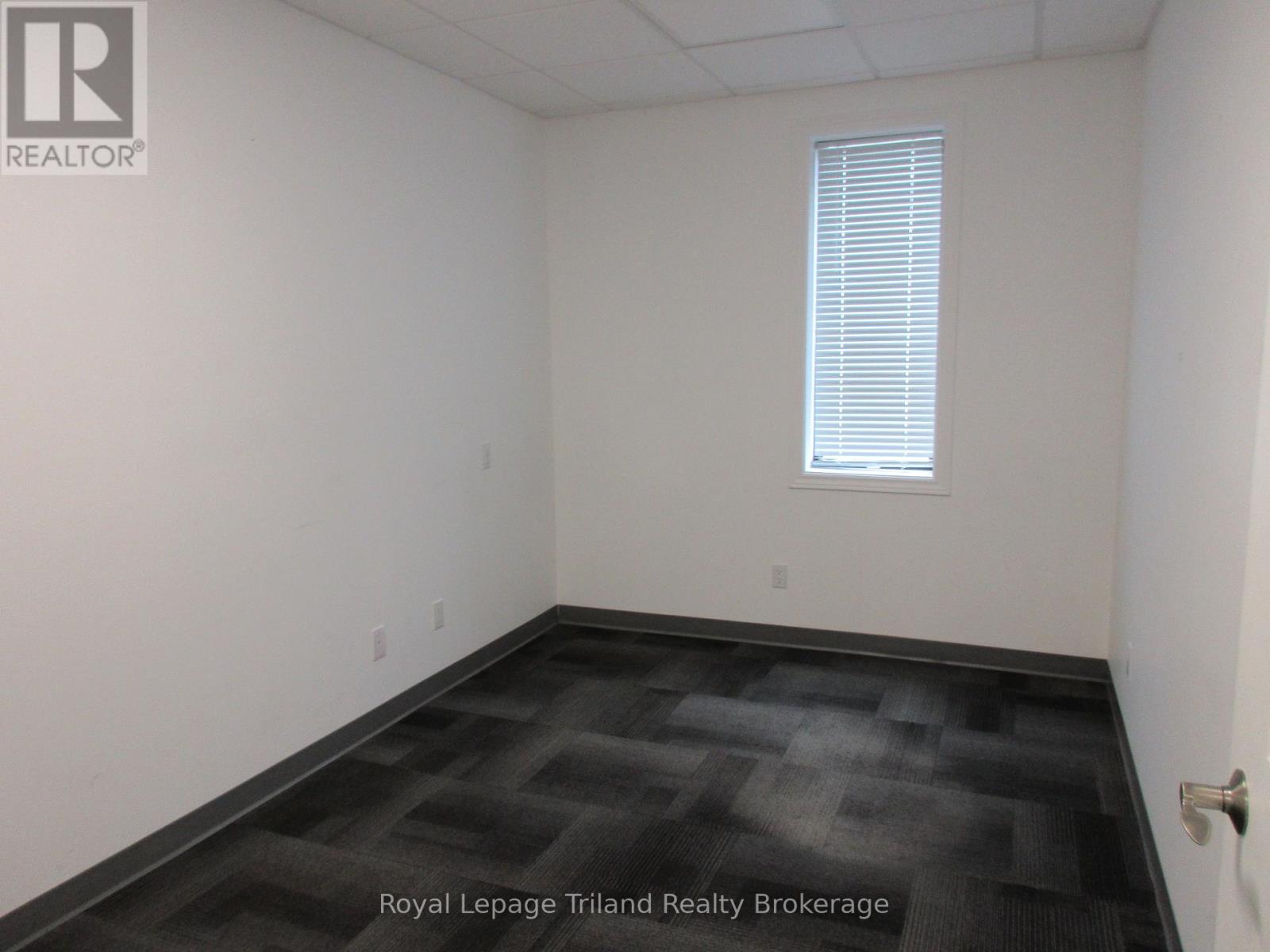 5 - 1099 Commerce Way, Woodstock, Ontario  N4V 0A2 - Photo 5 - X12272985